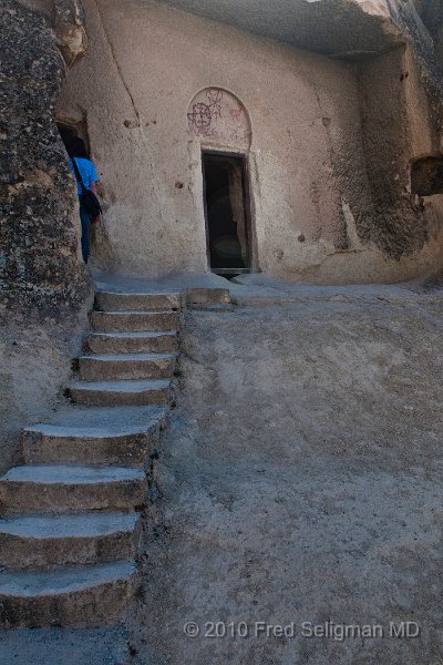 20100405_134116 D300.jpg - Entrance to a church cave